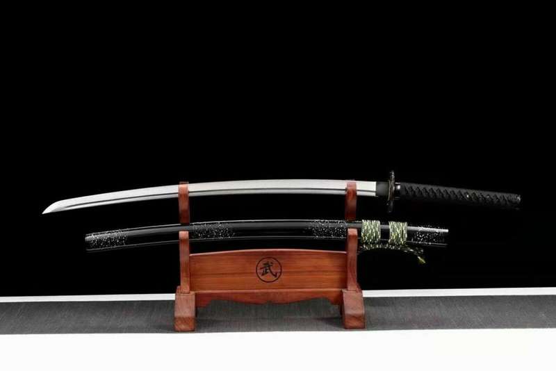 Handmade Damascus Folded Steel Clay Tempered, Japanese Samurai Katana. 3-4 Weeks after order.