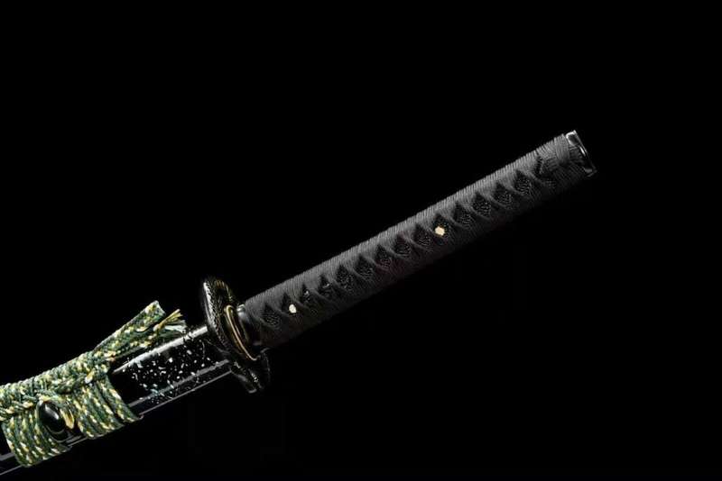 Handmade Damascus Folded Steel Clay Tempered, Japanese Samurai Katana. 3-4 Weeks after order.
