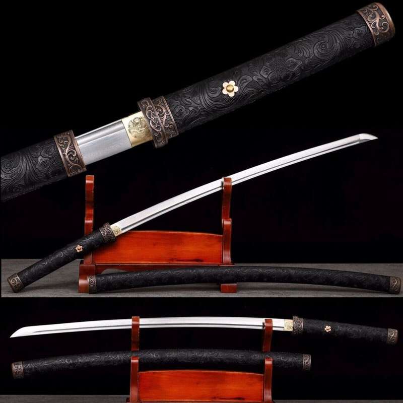 Handmade Damascus Folded Steel Clay Tempered, Japanese Samurai Katana. 3-4 Weeks after order.