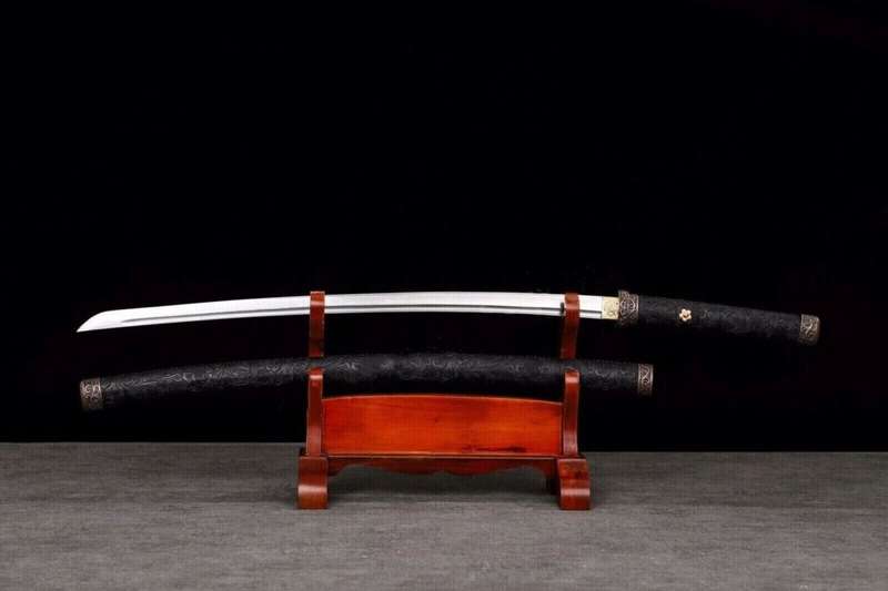 Handmade Damascus Folded Steel Clay Tempered, Japanese Samurai Katana. 3-4 Weeks after order.
