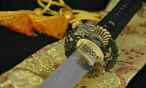 Handmade Damascus Folded Steel Clay Tempered, Japanese Samurai Katana. 3-4 Weeks after order.