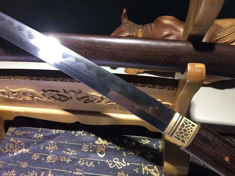 Handmade Damascus Folded Steel Clay Tempered, Japanese Samurai Katana. 3-4 Weeks after order.