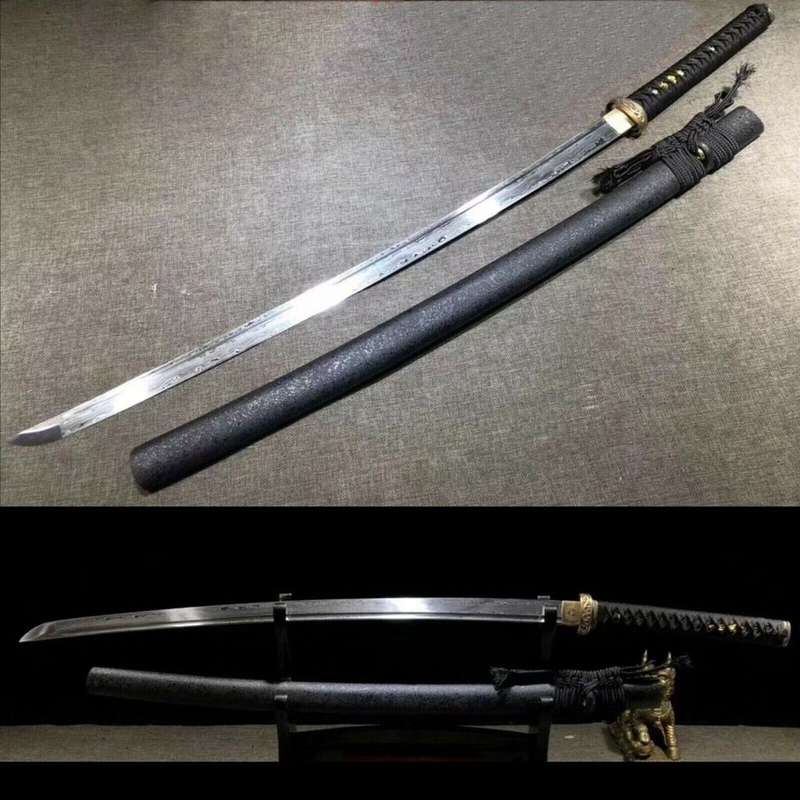 Handmade Damascus Folded Steel Clay Tempered, Japanese Samurai Katana. 3-4 Weeks after order.