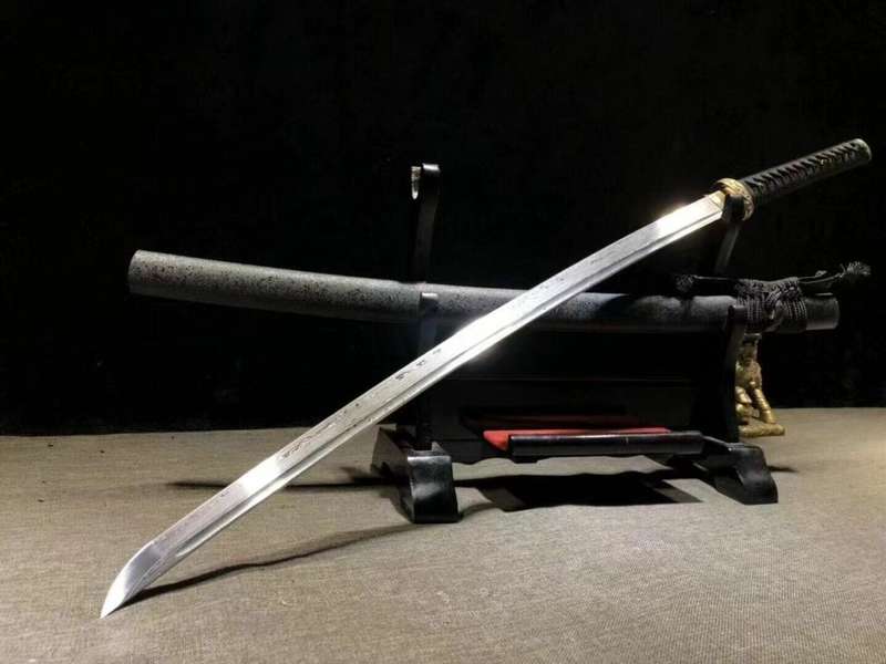 Handmade Damascus Folded Steel Clay Tempered, Japanese Samurai Katana. 3-4 Weeks after order.