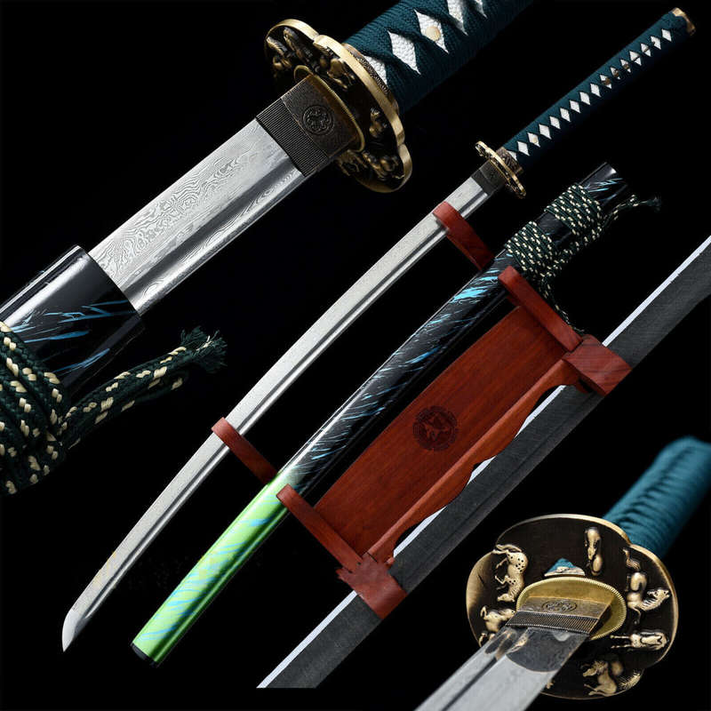 Handmade Damascus Folded Steel Clay Tempered, Japanese Samurai Katana. 3-4 Weeks after order.