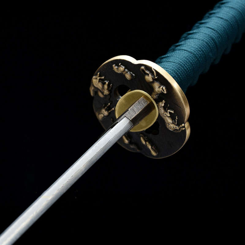 Handmade Damascus Folded Steel Clay Tempered, Japanese Samurai Katana. 3-4 Weeks after order.