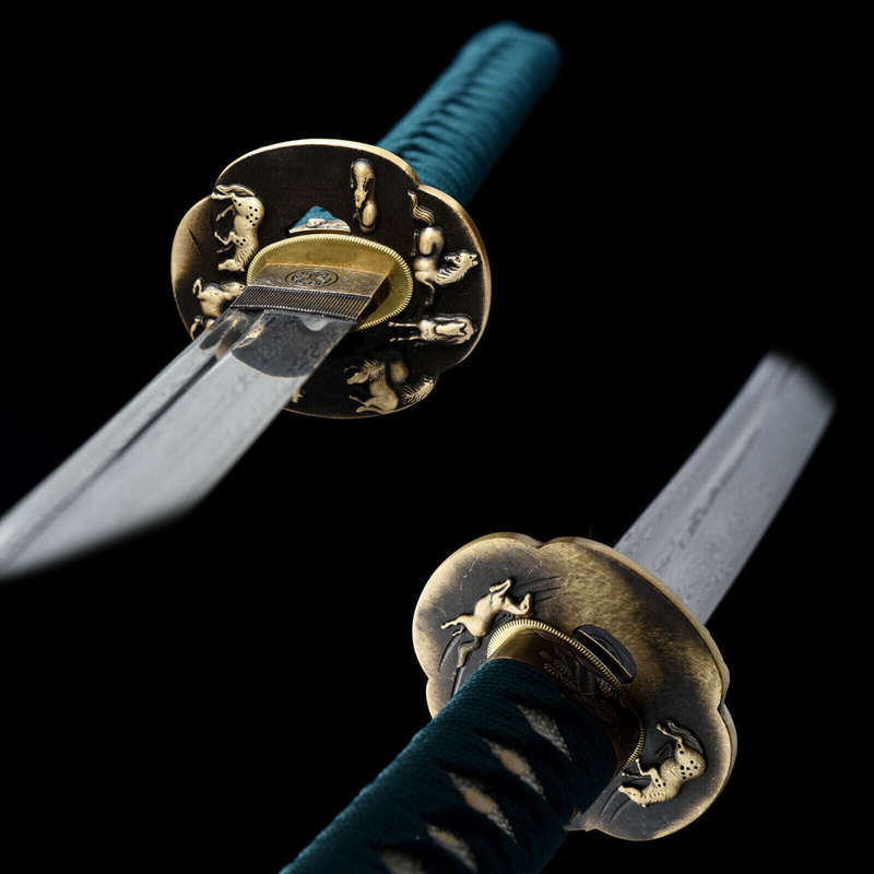 Handmade Damascus Folded Steel Clay Tempered, Japanese Samurai Katana. 3-4 Weeks after order.