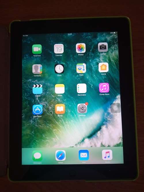 IPAD 4, Wifi and Cellular, 64GB internal memory, in excellent condition