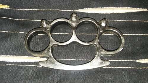 Skello Face Buster Knuckle Duster