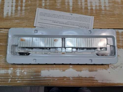 Ho flat car with 2xflexi van load