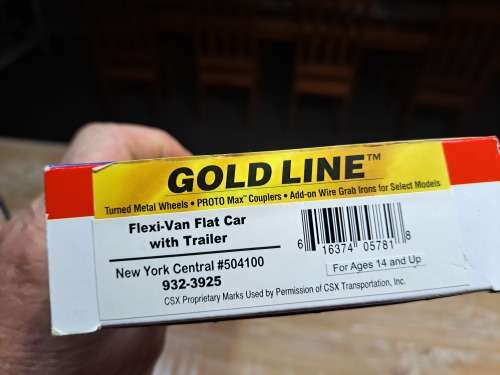 Ho flat car with 2xflexi van load