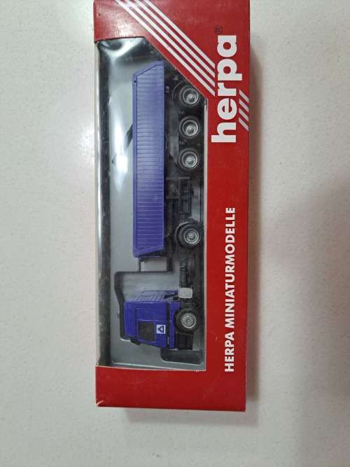 Ho dump truck