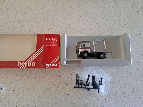 HO american style truck
