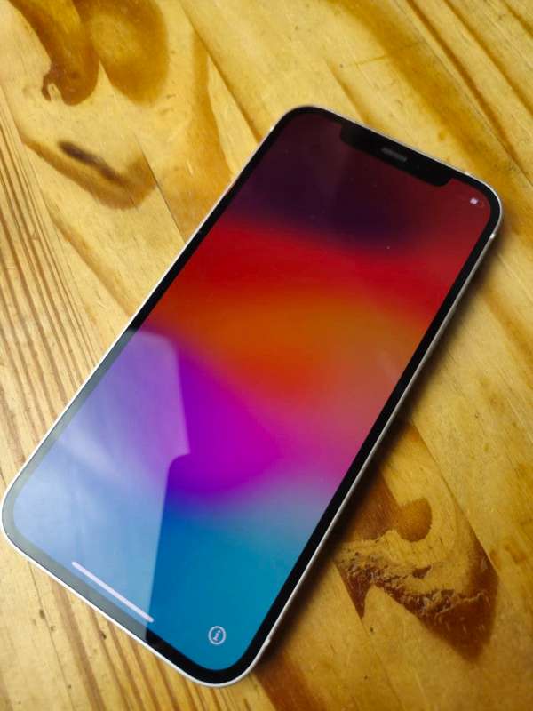 iPhone 12 (128GB)