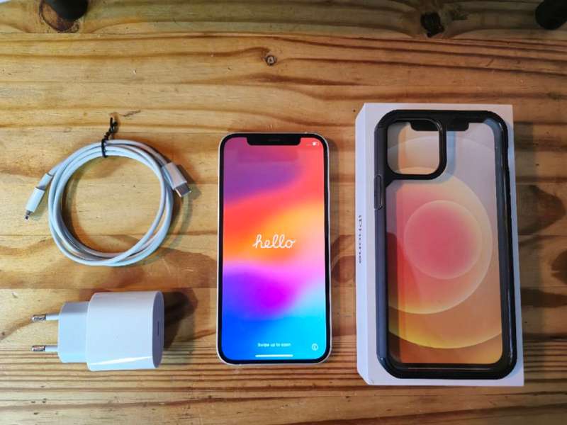 iPhone 12 (128GB)