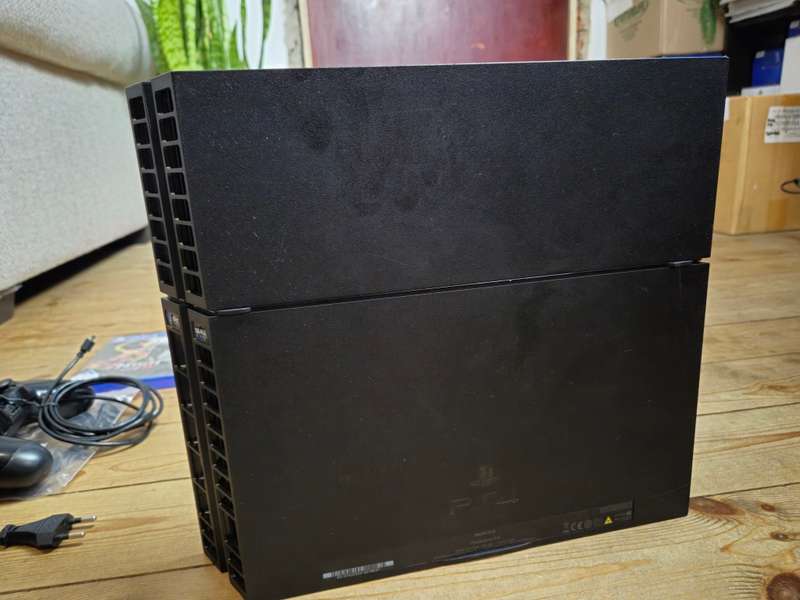 PlayStation 4 1TB Bundle (Read Description)