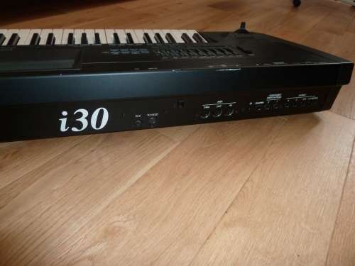 Korg i30 Workstation Keyboard in Mint Condition