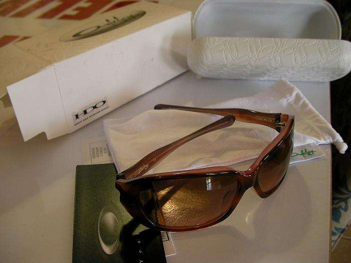Free Shipping - Ladies Oakley Betray - Lavender and Tortoise Shell G40 Black Lenses