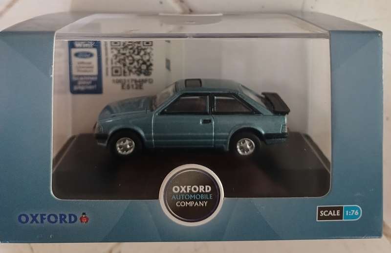 Oxford diecast ford escort xr3