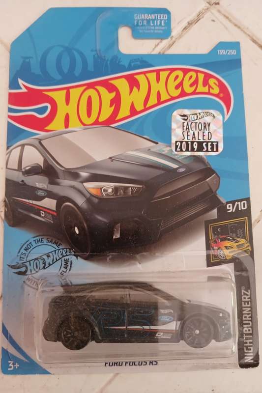 Hot wheels ford focus rs