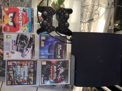 Ps3 250gig..2 controllers,5games on disc,16 games on system.all cables.