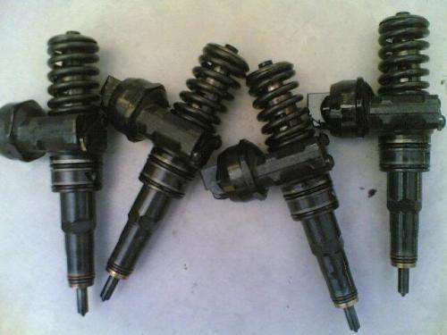 Set of 4 VW 1.9 Tdi injectors. Serviced and cleaned at Bosch.