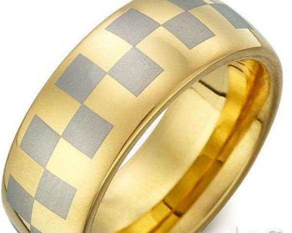 SOLID TUNGSTEN GOLD WEDDING BAND WITH   SILVER RACING FLAG PATTERN *****SIZE  10 AVAILABLE***