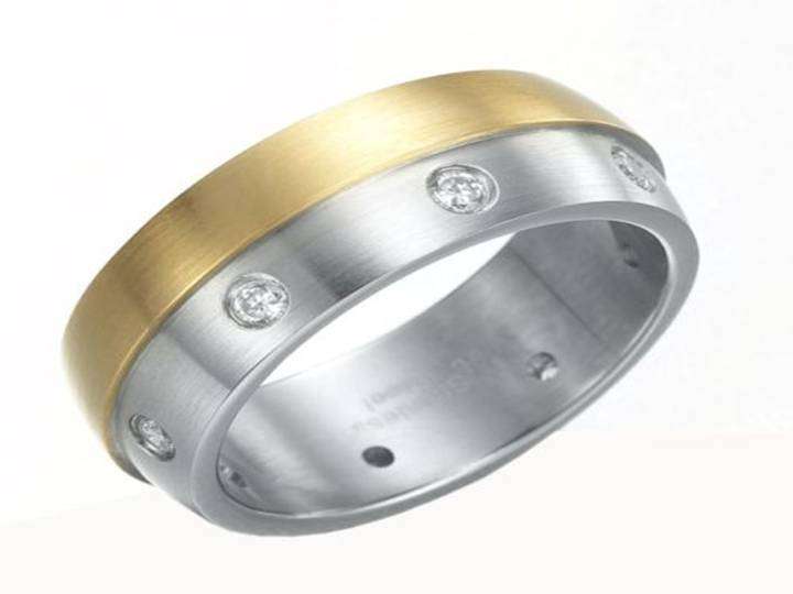 RSBnP  MENS STAINLESS STEEL SILVER AND GOLD RING  SIZE 8 OR 9   WITH 8 cz INLAYS