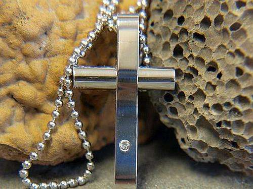 MENS SILVER  STAINLESS STEEL CROSS WITH C/ZIRCONIA  - A 50CM S/STEEL CHAIN OR  BLACK LEATHER THONG