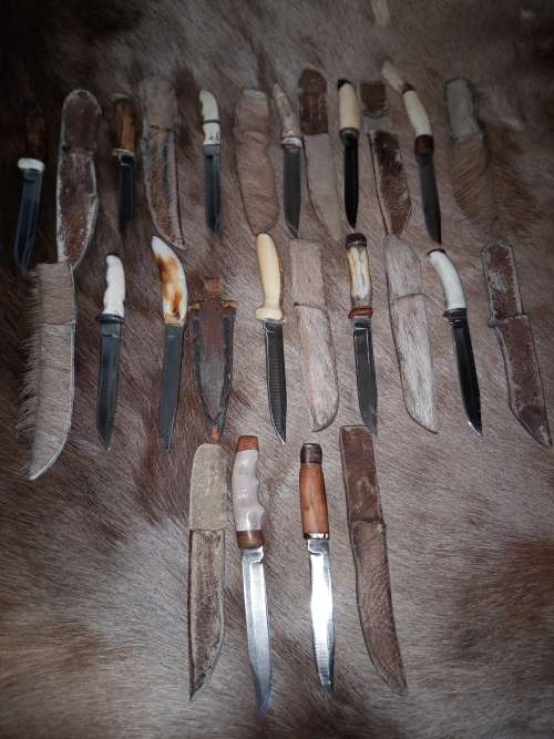 SET OF 13 KNIFES USED STAINLESS STEEL, HANDLES HAND MADE WITH WOOD