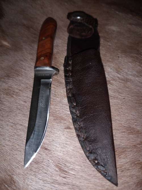 HANDMADE KNIFE USING COLUMBIA  MODEL K-89 BLADE HANDLE MADE WITH BUSHVELD HARDEHOUT & LEATHER SHEET