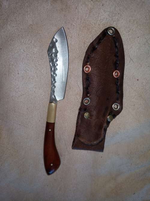 HUNTING KNIFE WITH HANDMADE HANDLE AND LEATHER SCABBARD