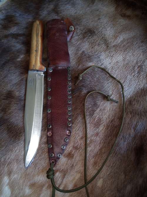 HUNTING KNIFE BLADE SS WITH HANDMADE HANDLE AND HANDMADE LEATHER SCABBARD