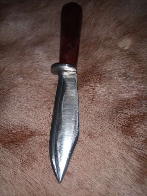 HUNTING KNIFE WITH HANDMADE HANDLE AND LEATHER SCABBARD