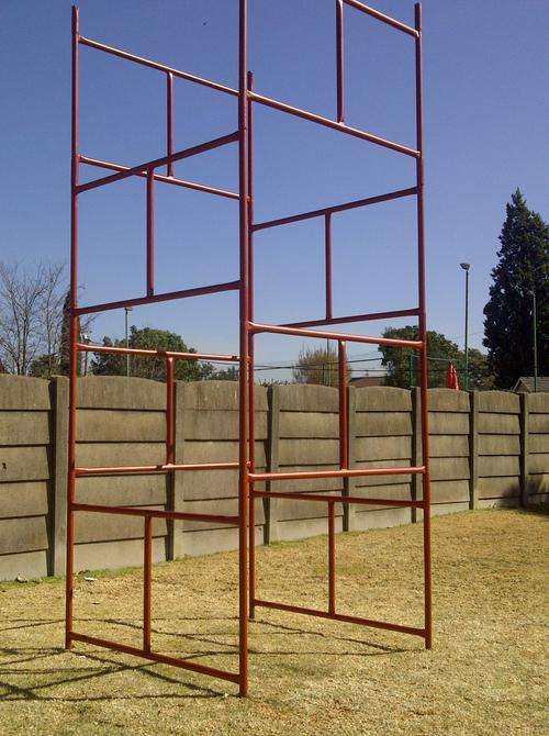 SCAFFOLDING TOWER 6M HIGH x 1.5M WIDE 12 FRAMES ONLY