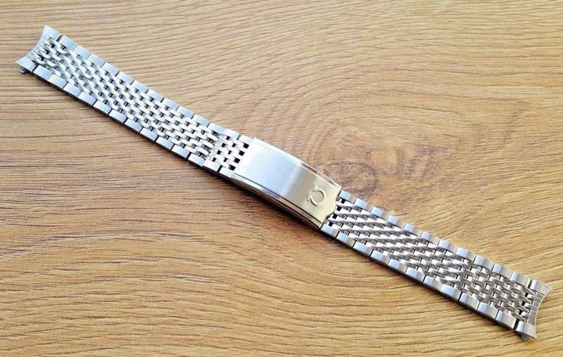 Omega 1068 bracelet top