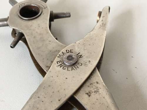 C.S. OSBORNE and CO - 6 hole wheel leather punch