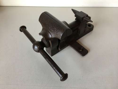 75mm bench vise with anvil