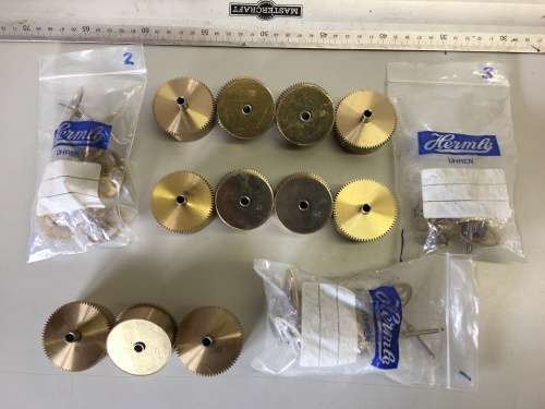 Clock mainspring barrels, center & intermediate wheels