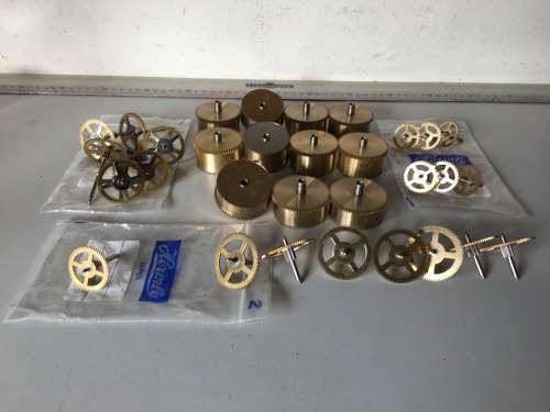 Clock mainspring barrels, center & intermediate wheels