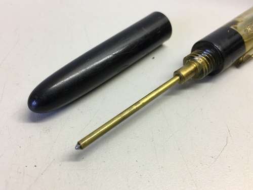 Clock precision oiler with Moebius oil