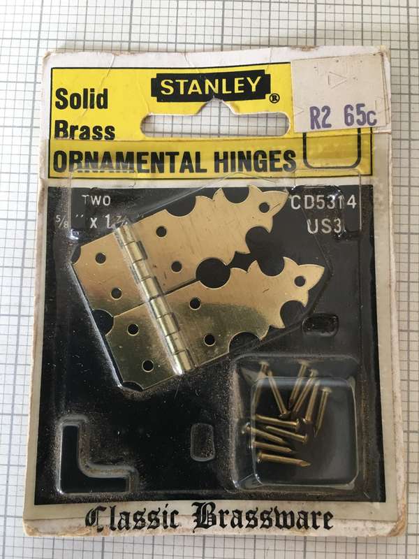 Small brass hinges - 16mm