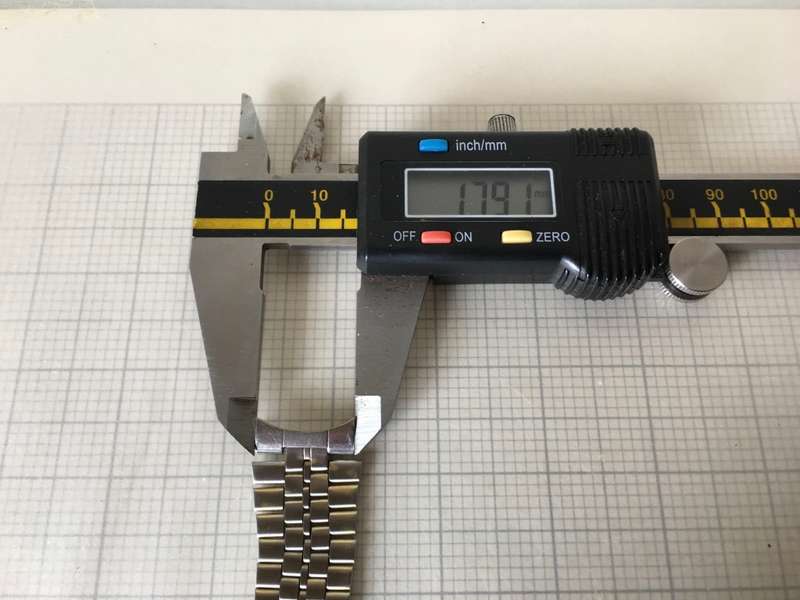 SEIKO - 18mm stainless steel bracelet