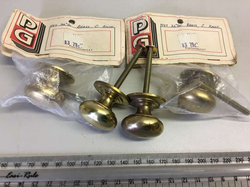 Vintage brass cupboard door knobs - vintage n.o.s. - 32mm - 4 pieces