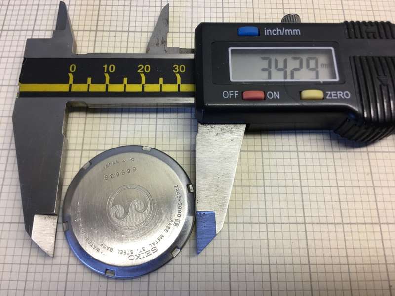 SEIKO 7A48 - 5000 case back