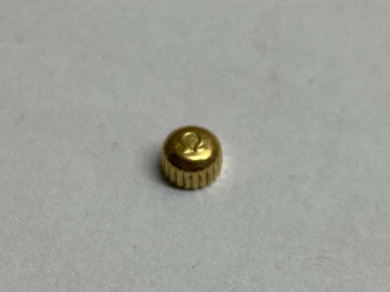 Omega gold crown - 3.9 x 2.6mm