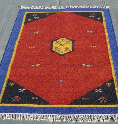 RUGS & CARPETS: KILIM CARPET