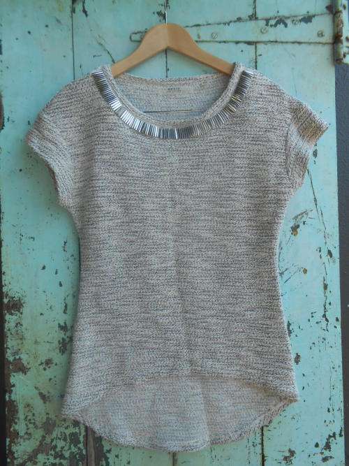 Guess Grey Short Sleeved Knit Top (XS) **Free Vintage Gift per Order**