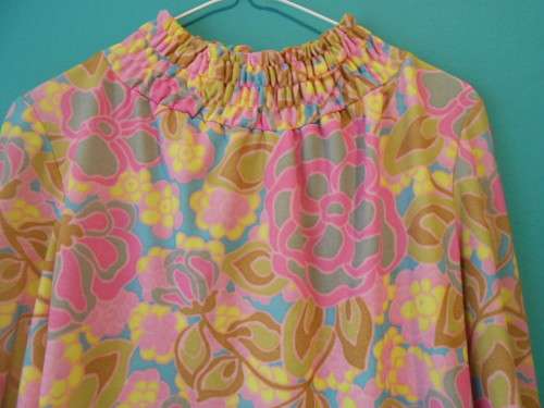 Authentic 1960's Colourful Print Long Sleeved Dress (XS to Medium)