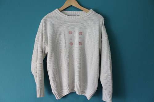 Vintage White Sweater / Knit / Jersey (Small / Medium)